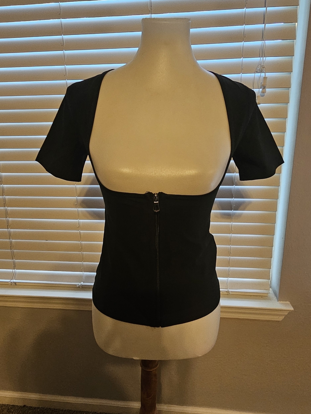 Women's Black Square-Neck Zip-Front Crop Top